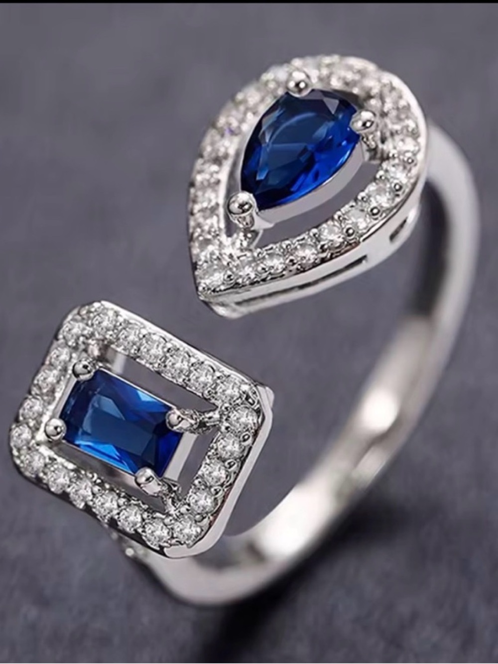 Swarovski Elements Platinum Plated Sapphire Blue Open Contemporary Ring NEW